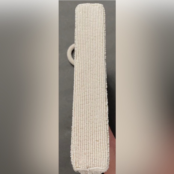 Ivory Beaded PetitPoint Roses Envelope Clutch Purse w/ 5” Drop Handle 9x7x1.5 - Picture 3 of 8